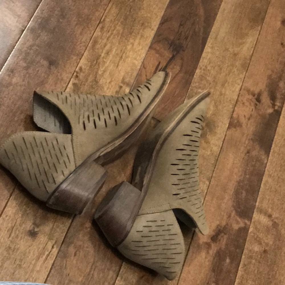 Steve Madden Boots - Tan Taupe- Size 8.5